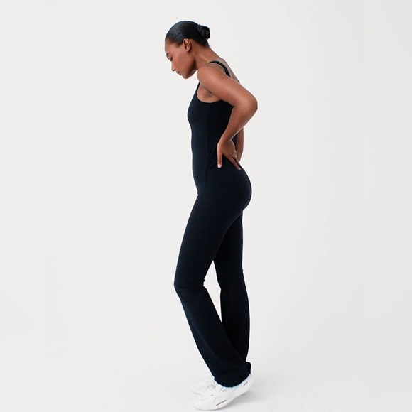 New SPANX Booty Boost Jumpsuit In Black Size XS - Picture 2 of 16
